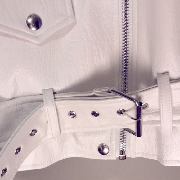 Christmas gift alert!! NWT white biker style faux leather jacket - Picture 3 of 15